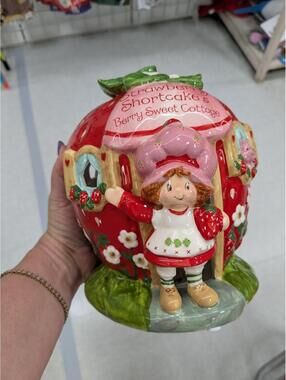 Blue Sky Clayworks Strawberry Shortcake Berry Sweet Cottage Candle House 25526